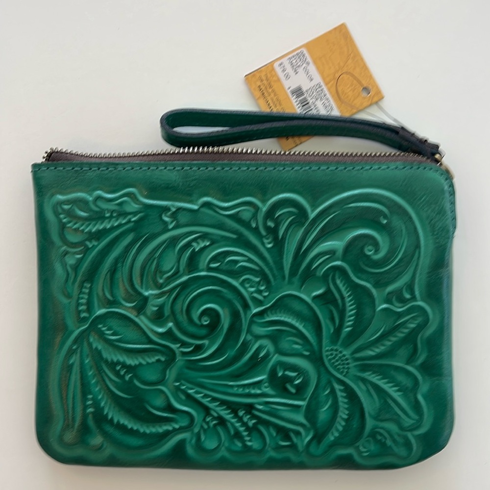 New with Tags Patricia Nash Cassini Wristlet color:Soft Green